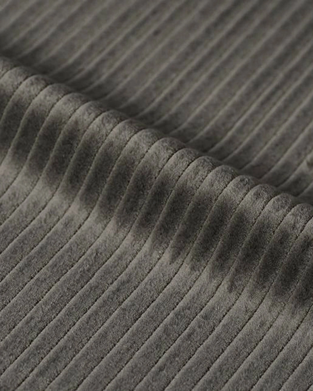 Corduroy Gris Modrone: Elegancia Textil, Toque Clásico y Confort Absoluto ¡Compra Ya!