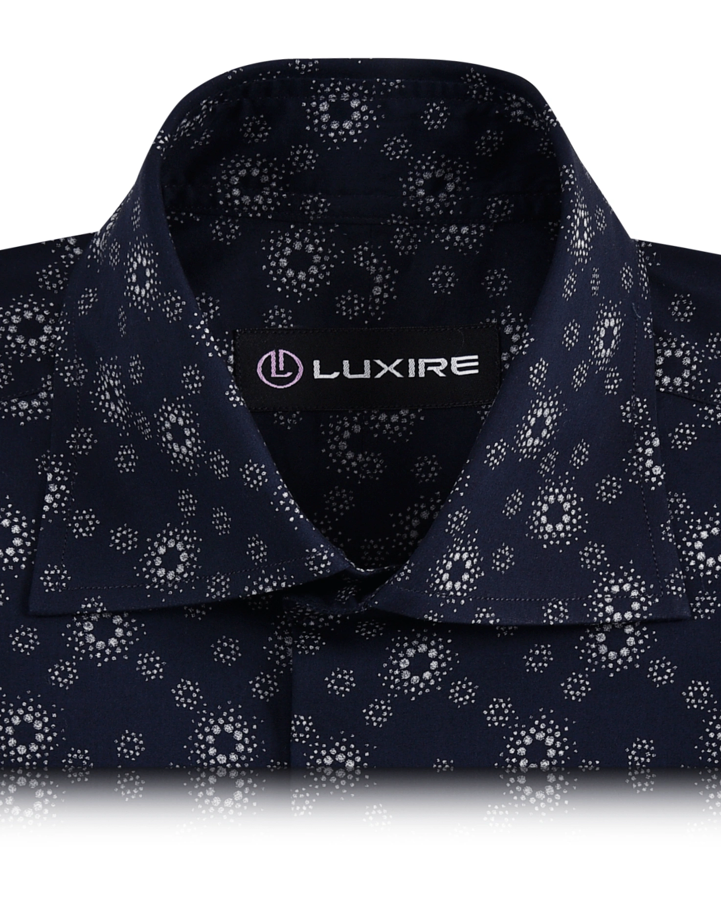 Camisas Navales con Flores Abstractas Un Toque Artístico y Elegante